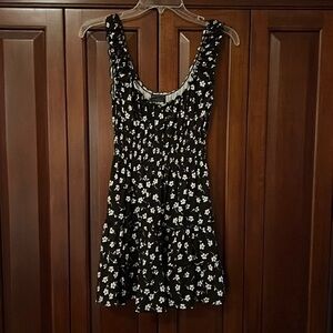 Adorable teen girl dress size small black with white